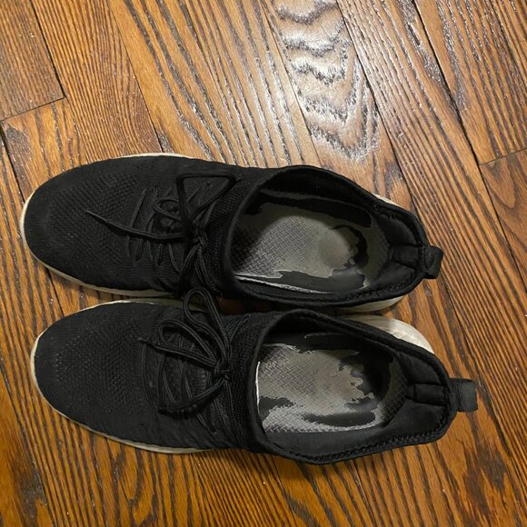 mens running shoes